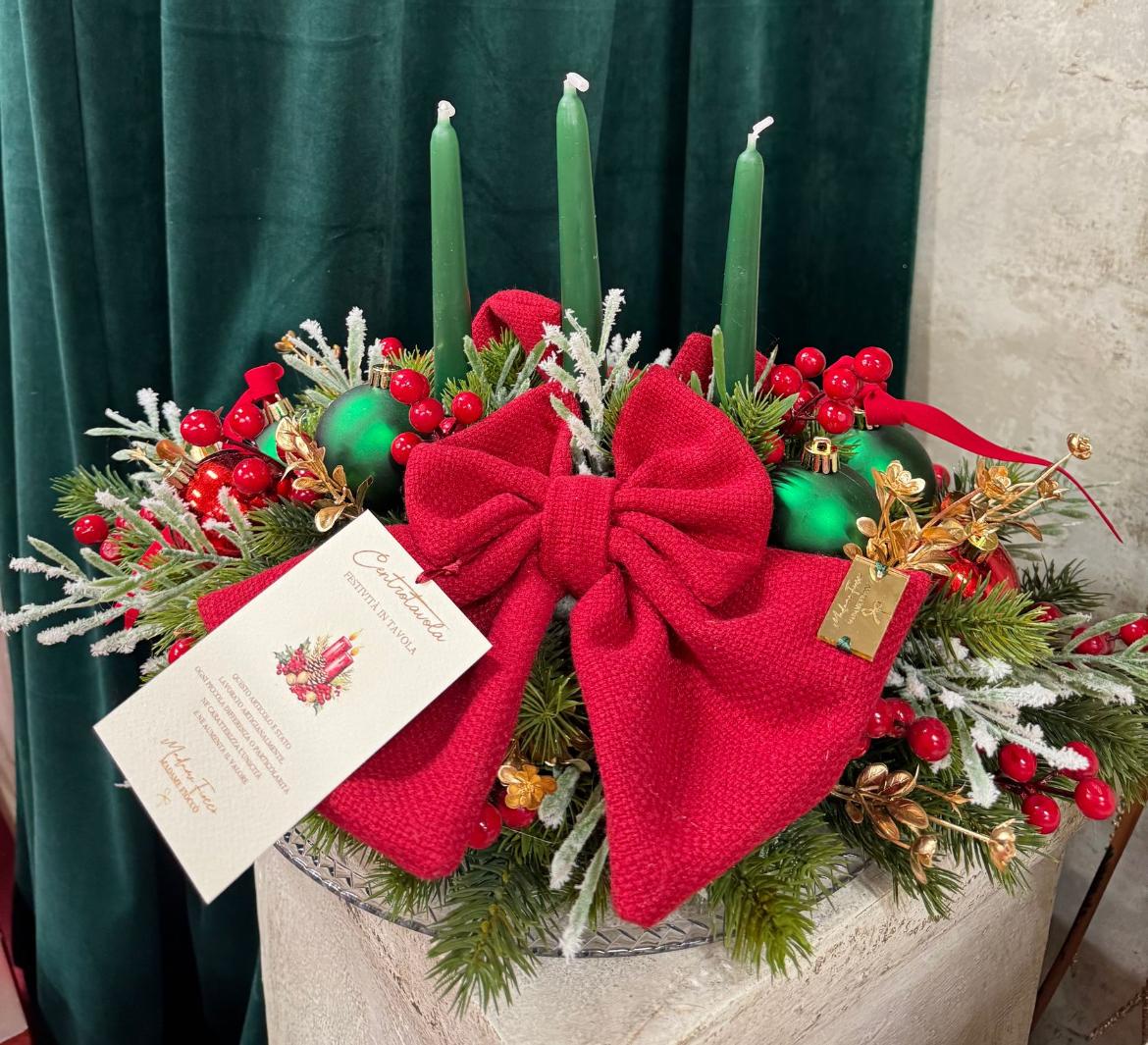 Centrotavola rosso festività in tavola