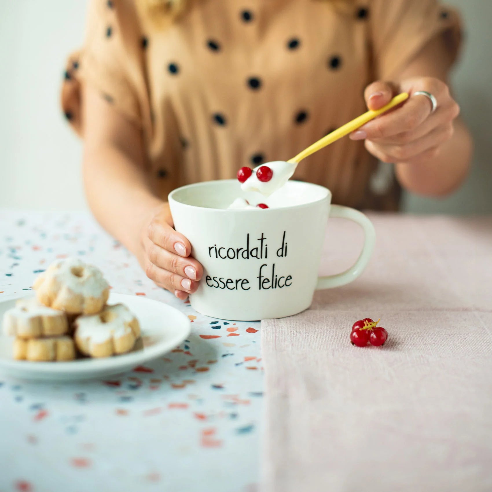 Set 2 Tazze Colazione Ricordati di essere felice