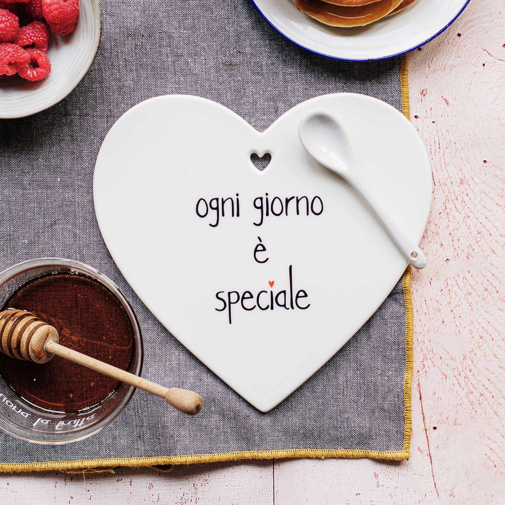 Sottopentola cuore Ogni giorno è speciale