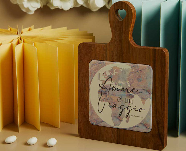 Tagliere in Acacia con Decoro Mondo e coltellino