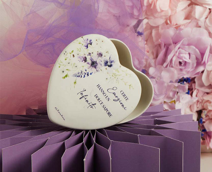 Bomboniera Claraluna scatola cuore decoro floreale lilla