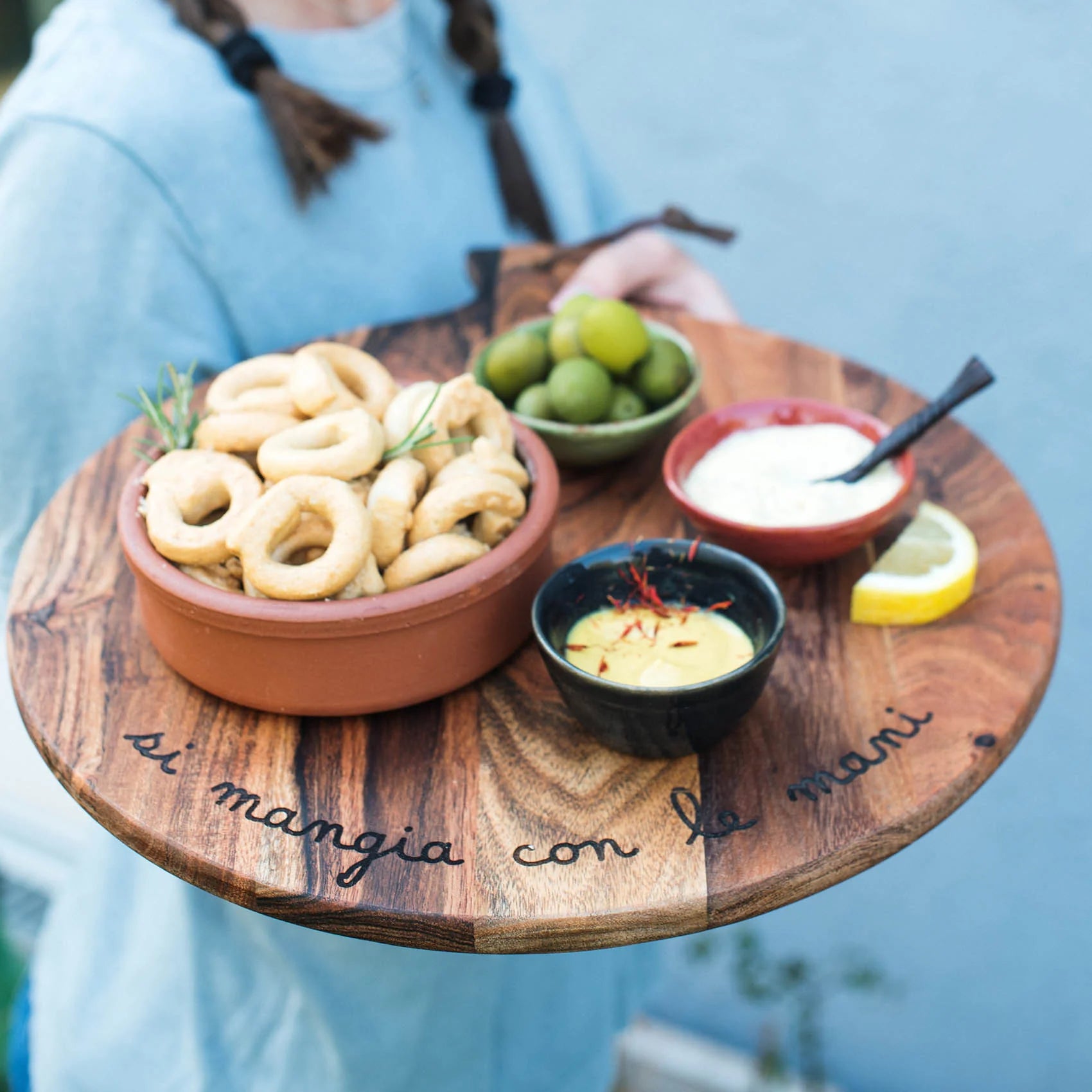 Tagliere tondo Si mangia con le mani - lista nozze