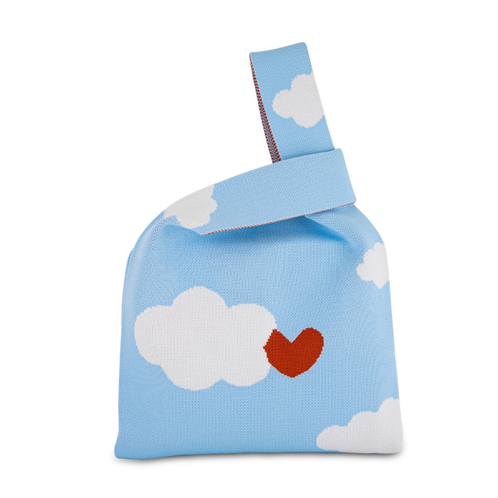 Borsa a nodo lavorata a maglia. Decorazione nuvole